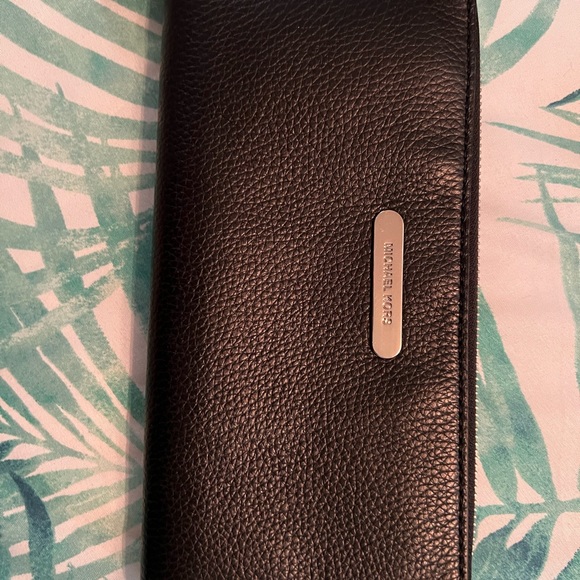 Michael Kohls black wallet - Picture 2 of 6